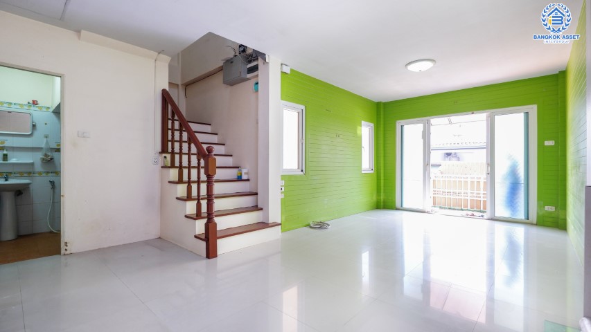 *****ทาวน์เฮ้าส์มือสองย่านกรุงเทพมหานคร ม.มณฑล7 เลียบคลองทวีวัฒนา บนเนื้อที่กว้างขวางถึง 22.5 ตร.ว. ฟังก์ชัน 4 ห้องนอน 2 ห้องน้ำ 1 ที่จอดรถ แถมฟรี! 2 เครื่องปรับอากาศ บ้านพร้อมอยู่ ต่อเติมครัว ใกล้รถไฟฟ้าสายสีน้ำเงิน "สถานีหลักสอง" จองด่วน!…